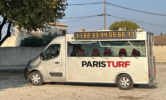 Afficheur disqualifié chevaux hippodromes