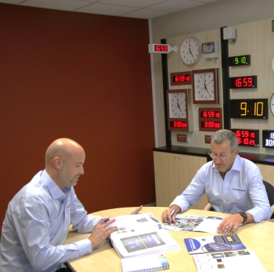advies voor elektronische scoreborden, displaborde, led schermen, analoge klokken, digitale klokken