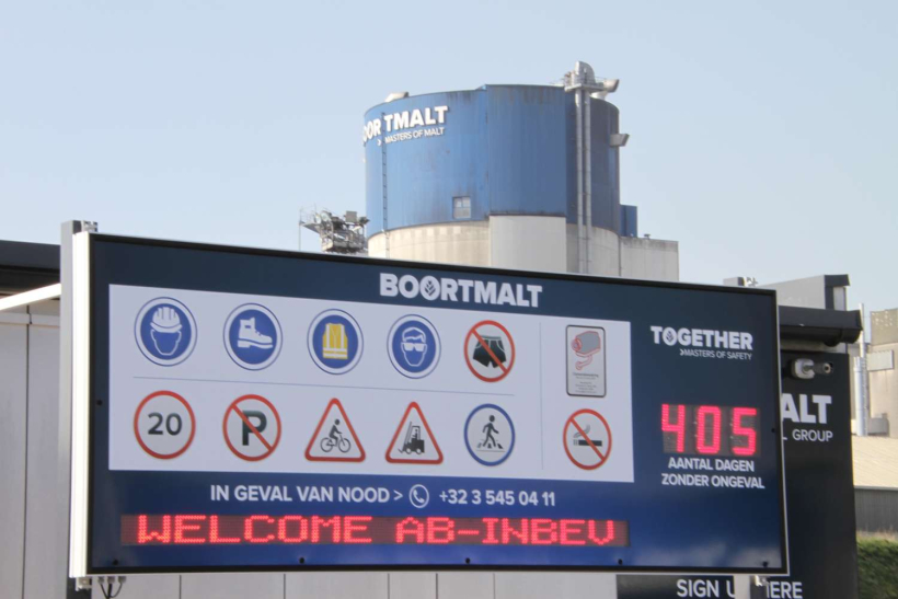 Digitaal displaybord voor met dagteller voor weergave aantal dagen zonder ongeval